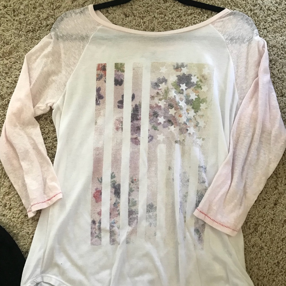 American Eagle Quarter Length Shirt